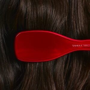 Tangle Teezer - Escova de cabelo desembaraçadora The Mini Ultimate Detangler para todos os tipos de cabelo, ideal para o uso em fios úmidos. Cor: Vermelho metalizado -Diabo Veste Prada 2 - Imagem 9