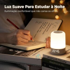 Luminária de Mesa LED Recarregável com Relógio Digital e Controle Remoto, Abajur Touch Ajustavel Sem Fio Portátil, Luz Noturna para Quarto Infantil, Berçário Escritório e Criado mudo - Imagem 4