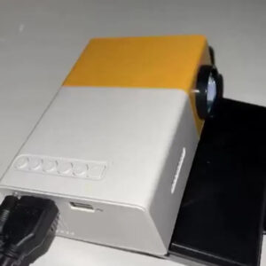 Mini Projetor Full Hd Yg-300 Led Portátil 600 Lumens Usb - Imagem 2