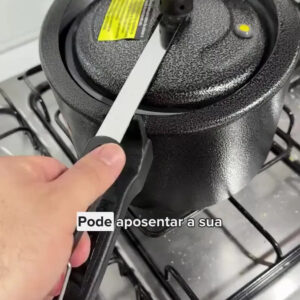 Panela de Pressão 7 litros Alumínio Preta Grande Segura Reforçada Cozimento Rápido Econômica Fechamento Interno - Imagem 2