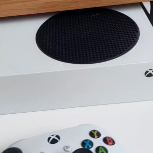 Console Microsoft Xbox Series S 512gb Com Controle Adicional Cor Vermelho - Imagem 2