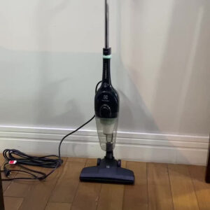 Aspirador de Pó Vertical Electrolux 1.100W cabo de 5m portátil de mão 2 em 1 potente com capacidade 1,2L filtro HEPA preto - Imagem 2