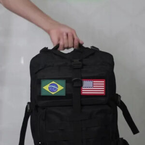 Mochila Tática Militar 50l Masculina Reforçada Impermeável Viagem Camping Pesca Com 2 Patchs Bandeiras Brasil Eua Preta Bagear - Imagem 2