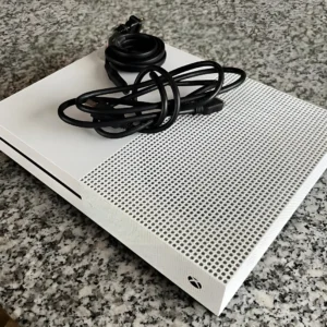 Microsoft Xbox One S 1TB Standard cor branco 2017 - Imagem 5
