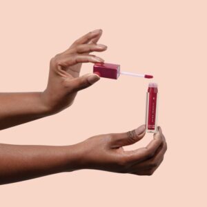 Batom Líquido Eudora Niina Secrets Skinny Matte, Vermelho Hibisco | 5Ml - Imagem 3