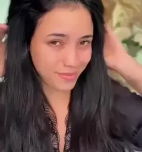 Sérum Leave-in Finalizador Capilar Efeito Liso por 1 Semana com Tecnologia Ativada por Calor Antifrizz e Protetor Térmico Elseve Liso dos Sonhos L'Oréal Paris 100ml - Imagem 9