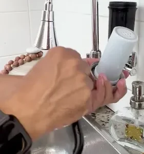 Torneira Com Filtro Com Purificador Agua Bica Flexível Gourmet para Cozinha Parede Luxo Chuveirinho 2 Modos de Jatos A Mais Vendida - Imagem 2
