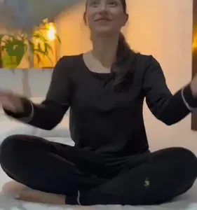 Travesseiro Cervical Nasa - Coluna Relax - Carvão Ativado Cor branco e cinza - Imagem 45