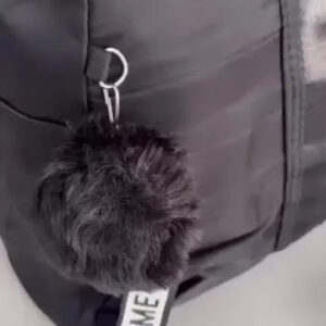 Bolsa Feminina Blogueira Esportiva Fitness Academia Chaveiro Cor Preto Desenho Do Tecido Liso - Imagem 2