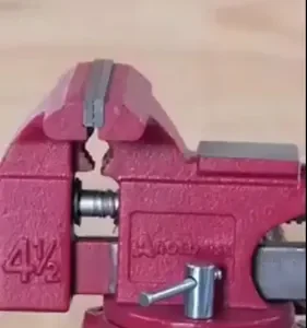 Morsa Torno De Bancada N°5 Profissional Com Mordente Fixo - Imagem 2