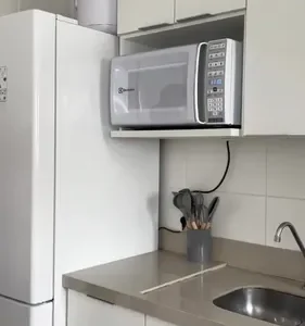 Micro-ondas Electrolux de bancada Branco com Função Tira Odor e Manter Aquecido 34L MEO44 - Imagem 2