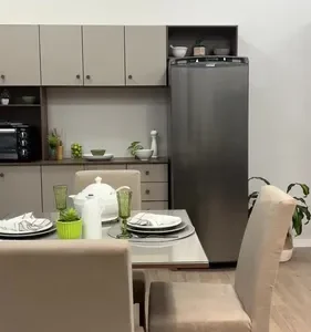 Sala De Jantar Estofada Madesa Evelin Mesa Tampo Vidro Com 4 Cadeiras Cor Rustic/Crema/Imperial MDJA0401037GSIM - Imagem 2