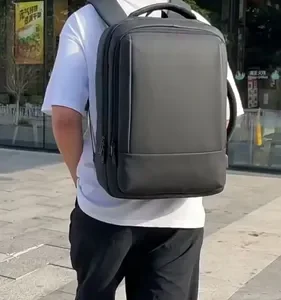 Mochila Dos Homens Com Faixa Impermeável Para Expansão - Imagem 2