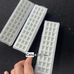 Kit Com 4 Luminária De Emergência Led Com Bateria Recarregável Bivolt 110v/220v Cor Branca - Center Chamas - Imagem 2