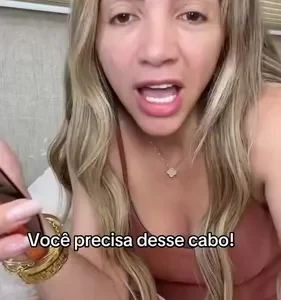 Cabo USB-C para USB-C de 240W com Suporte Dobrável e Carga Rápida de 1.5m - Imagem 22