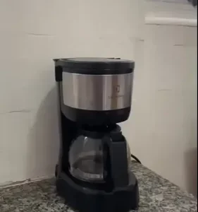 Cafeteira Elétrica Electrolux Jarra vidro, acabamento inox filtro Permanente Removível Sistema Corta Pingos Capacidade 15 xicaras 600ml ECM10​ - Imagem 2