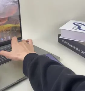 Cabo USB-C para USB-C de 240W com Suporte Dobrável e Carga Rápida de 1.5m - Imagem 17