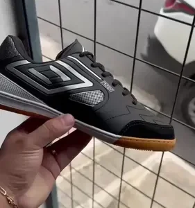 Chuteira Futsal Umbr Pro 5 Club Salão Quadra Macia Leve - Imagem 2
