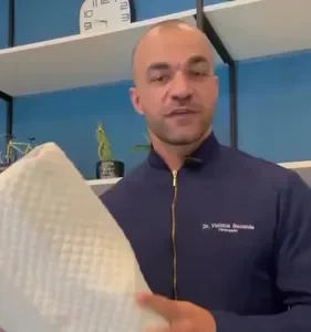Travesseiro Cervical Nasa - Coluna Relax - Carvão Ativado Cor branco e cinza - Imagem 26