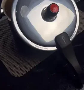 Panela De Pressão 4,5 Litros Antiaderente Fechamento Externo - Imagem 2