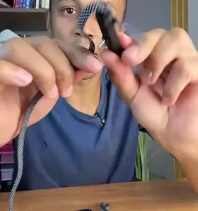 Cabo USB-C para USB-C de 240W com Suporte Dobrável e Carga Rápida de 1.5m - Imagem 2