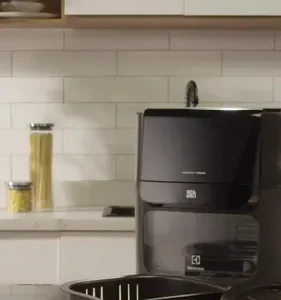 Air Fryer Forno 5 em 1 12L 1700W Digital 1 Bandeja Antiaderente 5 modos preparo 7 Receitas Programadas Aviso Sonoro Fritadeira Elétrica sem Óleo Forno Bancada Electrolux EAF85 Grafite - Imagem 2