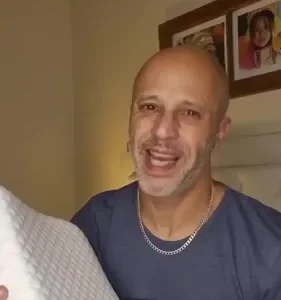 Travesseiro Cervical Nasa - Coluna Relax - Carvão Ativado Cor branco e cinza - Imagem 40