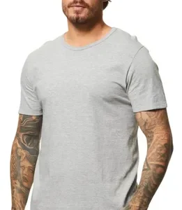 Kit Com 3 Camisetas Masc Básicas Slim Gola Redonda Hering - Imagem 3
