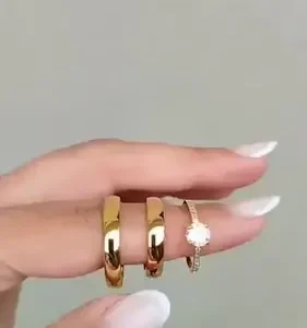 Par Alianças Tungstênio 4mm Banhada Ouro 18k Com Solitario - Imagem 3
