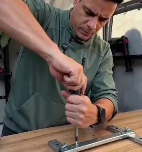Parafusadeira E Furadeira Profissional 2 Baterias Sem Fio - Imagem 16