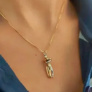 Colar Pingente Abraço Banhado Ouro 18k Caixa Presente Veludo - Imagem 9