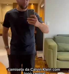 Camiseta Calvin Klein Logo Centralizado Minimalista Algodão - Imagem 2