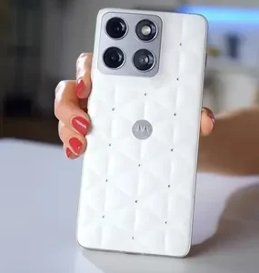 Smartphone Motorola Edge 70 5g Crystals By Swarovski - 512gb 24gb (12gb Ram + 12gb Ram Boost), Ultrafino, 3 Cameras 50mp E Tela Extreme Amoled 120hz - Imagem 3