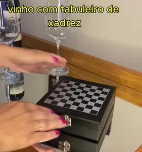 Kit Acessórios Vinho Presente Diferente Abridor /jogo Xadrez - Imagem 2