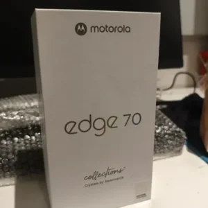 Smartphone Motorola Edge 70 5g Crystals By Swarovski - 512gb 24gb (12gb Ram + 12gb Ram Boost), Ultrafino, 3 Cameras 50mp E Tela Extreme Amoled 120hz - Imagem 4