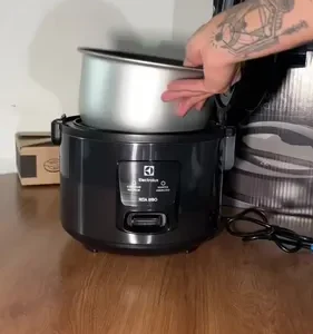 Panela de Arroz Elétrica Electrolux 2L Preta Efficient Visor Glass por Rita Lobo ERC10 - Imagem 2